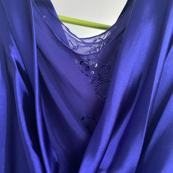 Beautiful Patra Purple Sleeveless Evening Dress.              Size 8 - Picture 6 of 11